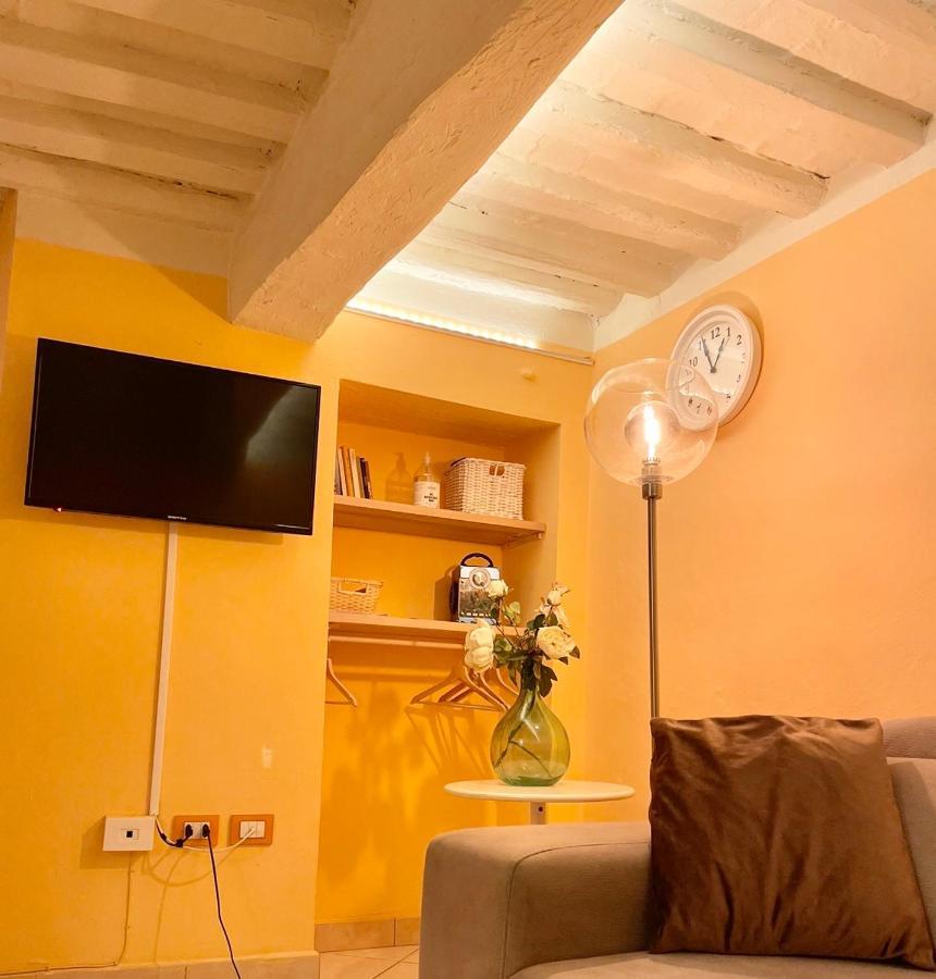 Piazza Napoleone Sweet Apartment Lucques Extérieur photo